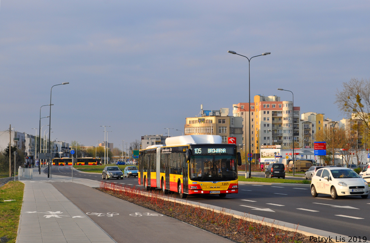 7201
Debiut nowych gazowych MANów - wszystkie z przegubowców które już dotarły wyjechały na miasto (105, 128, 180).
Słowa kluczowe: LionsCityGCNG 7201 Lazurowa 105