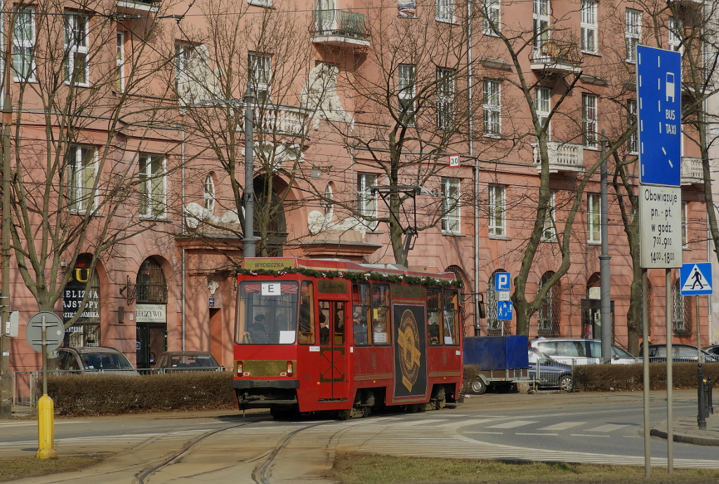 1006
Słowa kluczowe: 105Na 1006 E PlacNarutowicza