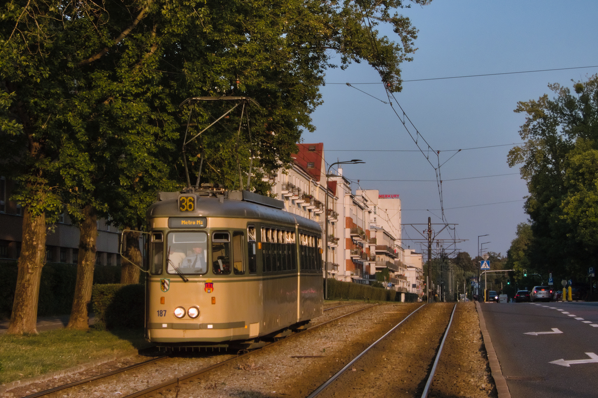 187
Słowa kluczowe: GT6 187 Słowackiego