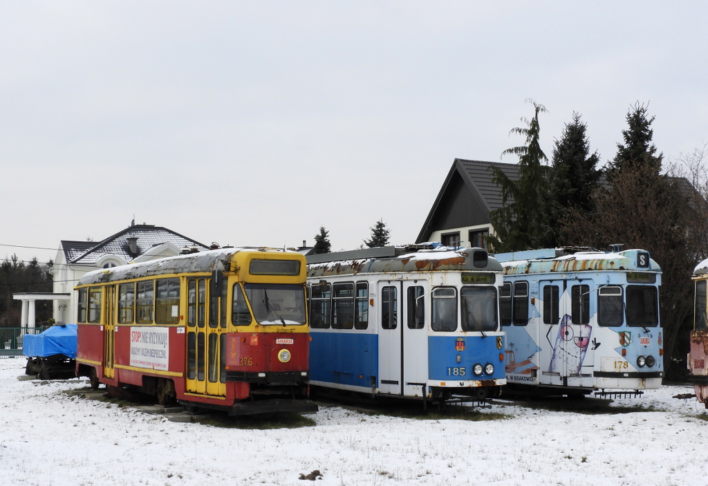 376, 185, 178
Wagon 13N 376 i dwa wozy GT6 z Krakowa.
Słowa kluczowe: 13N 376 GT6 185 178 Salomejska