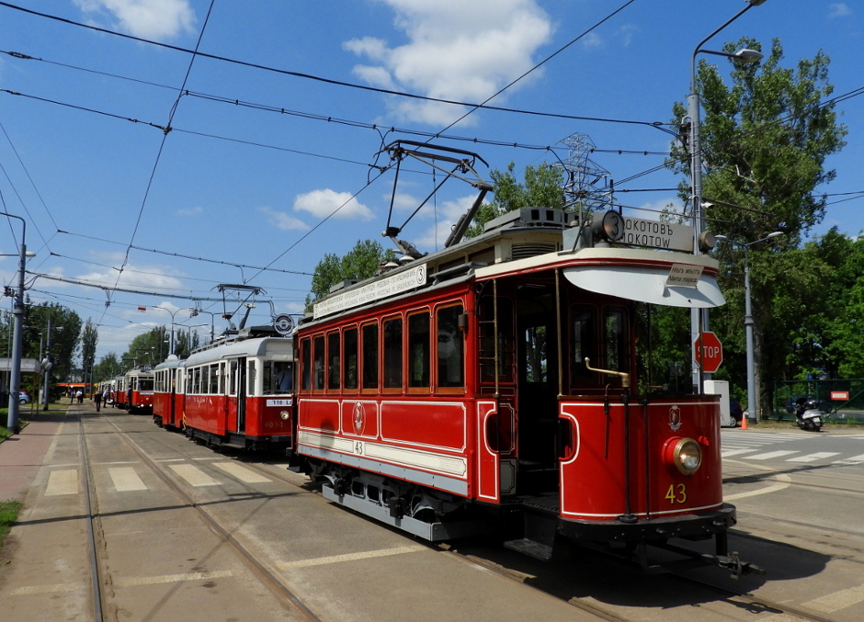 43
Parada z okazji 110-lecia tramwajów elektrycznych w Warszawie.
Słowa kluczowe: A 43 ZajezdniaŻoliborz parada