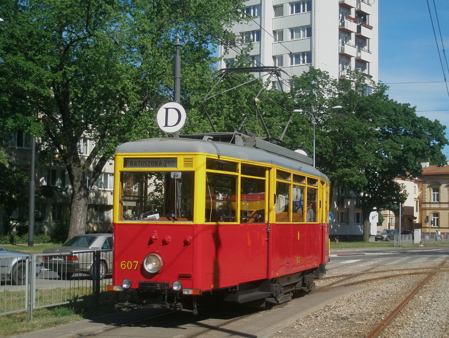 607
Wagon 607 jeszcze w żółto-czerwonym malowaniu podczas obsługi linii D z okazji Dnia Dziecka.
Słowa kluczowe: N 607 D Ratuszowa-ZOO DzieńDziecka