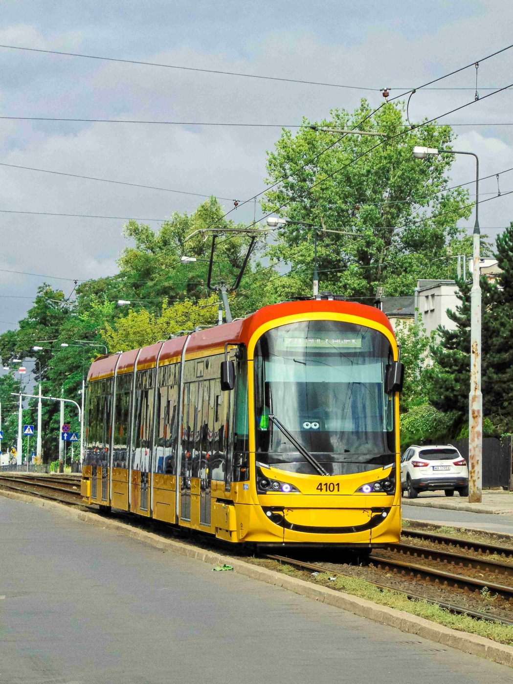 4101
Nowy typ tramwaju na liniach WTP - Hyundai Rotem "Warsolino" 141N, czyli jednokierunkowa wersja Hyundaia 140N, który to kursuje już od jakiegoś czasu.
Słowa kluczowe: 141N Warsolino 4101 Obozowa Debiut