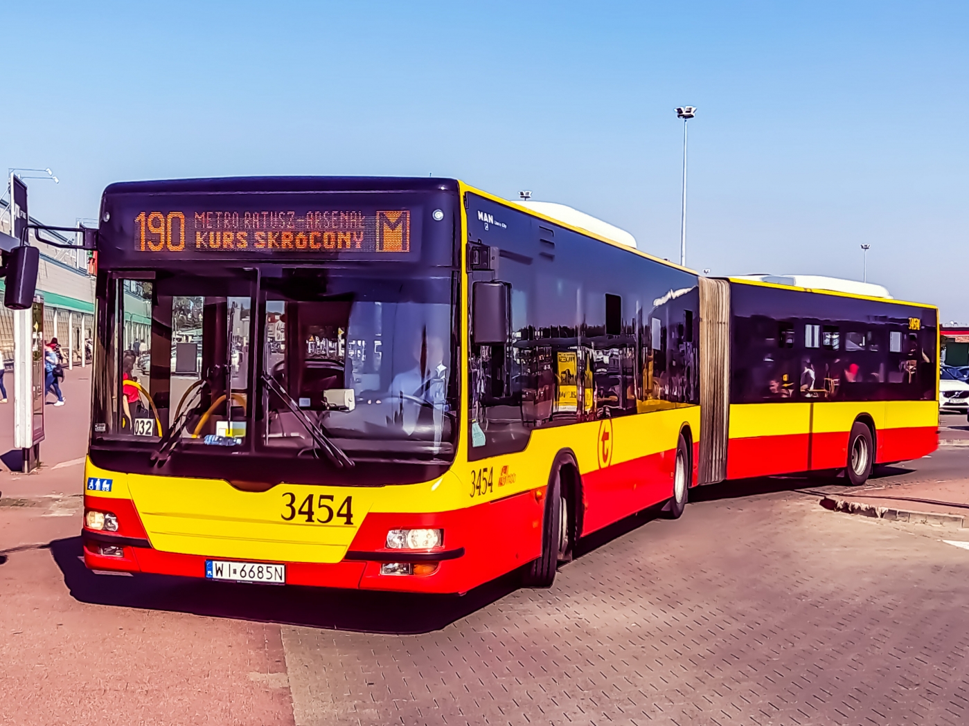 3454
Dosilające, skrócone 190 na MANie nie zdarza się często. Najczęściej kursują na takich dosileniach wyłącznie Solarisy
Słowa kluczowe: LionsCityG NG363 3454 190 CHMarki Dosilenie