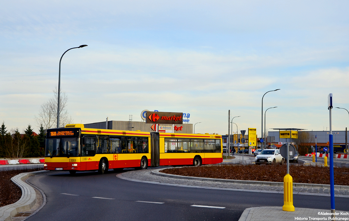 3380
Linia nr "160" po otwarciu kolejnych trzech stacji metra na linii M2 po praskiej stronie Wisły zamiast likwidacji doczekała się wydłużenia trasy od pętli "Targówek" (ob. "Metro Trocka") do nowowybudowanej pętli "Grodzisk" przy ul. Skośnej.
