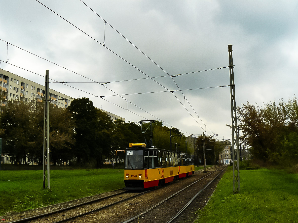 1228+1227
Dzisiaj na brygadzie 4 linii 7 pojawił się "Trzaskacz" z ZRP R-2 "Praga". Ciekawostą jest to, że ten pojazd jest przeważnie używany jako Nauka Jazdy oraz jak pojawiał się liniowo to wyłącznie na dodatkach.
Słowa kluczowe: 105Na 7 1228+1227 AlejaTysiąclecia