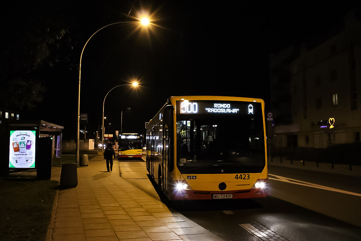 4423
Jak co roku na okres WŚ metraż jest zmniejszany do 12, a nawet czasami 10 metrów w związku z potrzebą taboru 18 metrowego na linie Cmentarne
