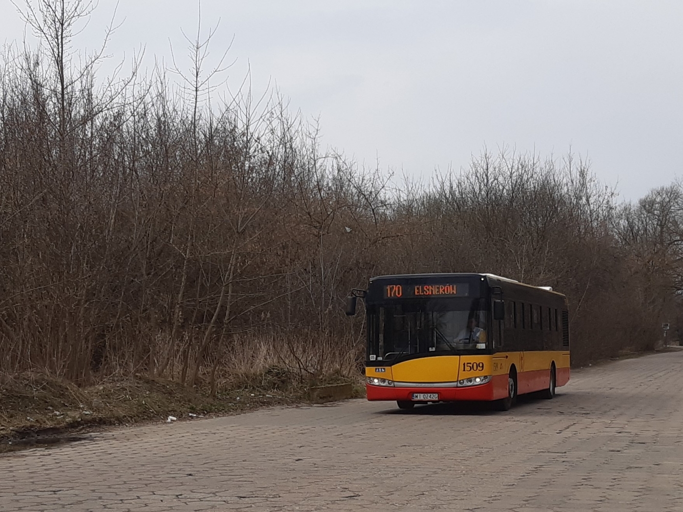 1509
Stary wóz na starej ulicy zmierza w kierunku pętli Elsnerów.
Słowa kluczowe: SU12 1509 170 Bardowskiego