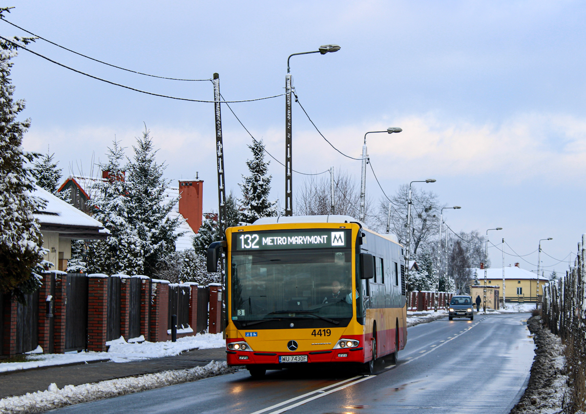 4419
Mercedes mknie w kierunku krańca Metro Marymont
Słowa kluczowe: Conecto 4419 132 Berensona