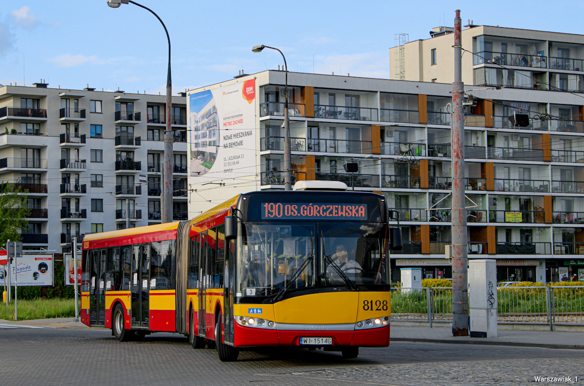 8128
Tu jeszcze Kleszczowy Solaris kończy kurs na linii 190. Szkoda, że cała seria 81xx z powrotem wróci na R-1. Na R-2 miały szansę pokazania się w obcych dla siebie rejonach i ciekawych liniach . 
Słowa kluczowe: SU18 8128 190 OsiedleGórczewska