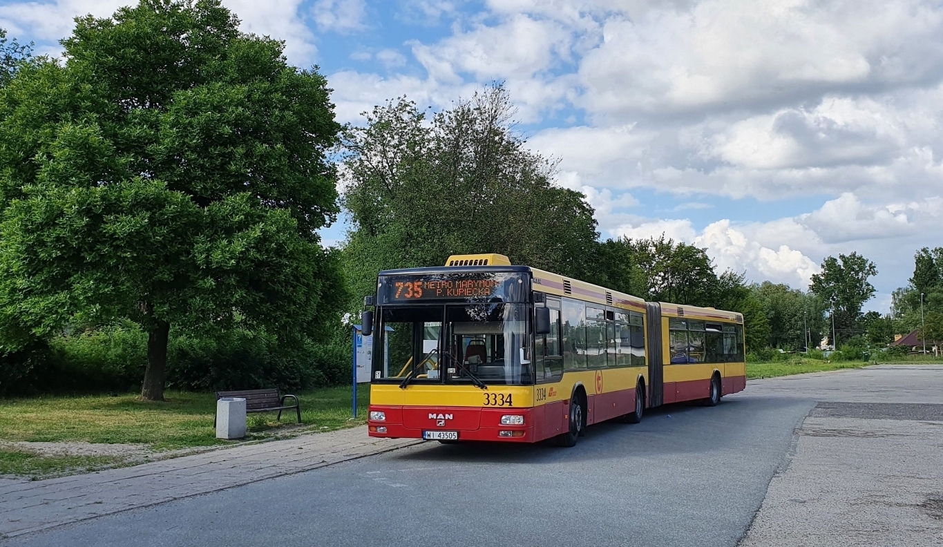 3334
Ten MAN po około dwóch latach odzyskał szare logo, jednak nie pojeździł z nim zbyt długo...
Słowa kluczowe: NG313 735 3334 ZegrzePołudniowe