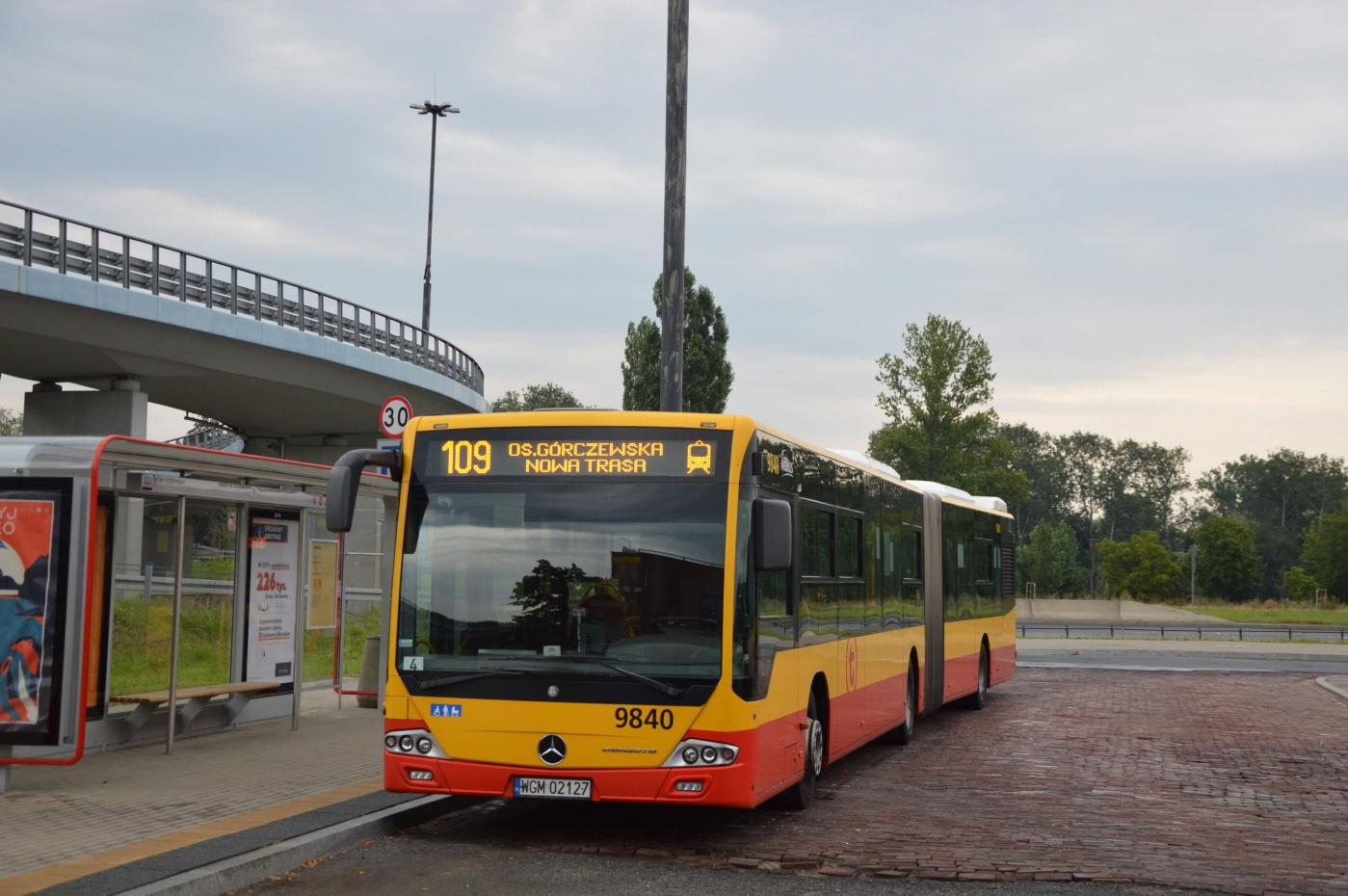 9840
Na Torwar (pętle) dojeżdżają dwie linie autobusowe: 109 i 171
Słowa kluczowe: ConectoG 9840 109 Torwar