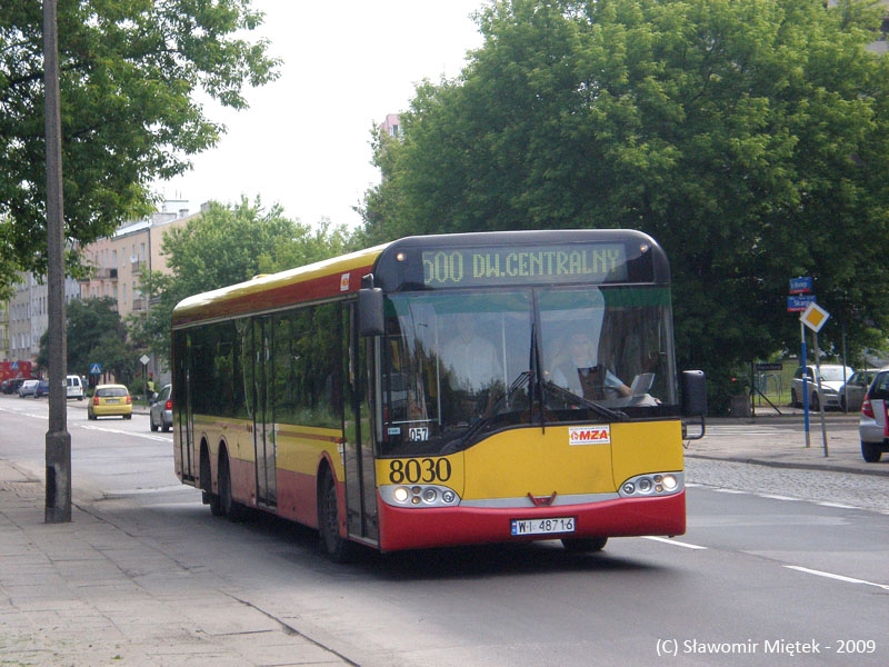 8030
Solaris Urbino 15 #8030, prod. 2001, MZA R-10 Ostrobramska

Przez krótki czas funkcjonowała BWL 057/514+500. Rano robiła jedno kółeczko na 514, po czym na Centralnym zmieniała się w 500 w także robił,a jedno kółeczko.
8030 dawny Stalowy 8301 przypomniał sobie jak dawniej jeździł na 500...
Słowa kluczowe: SU15 8030 500 ŚwietegoWincentego 2009