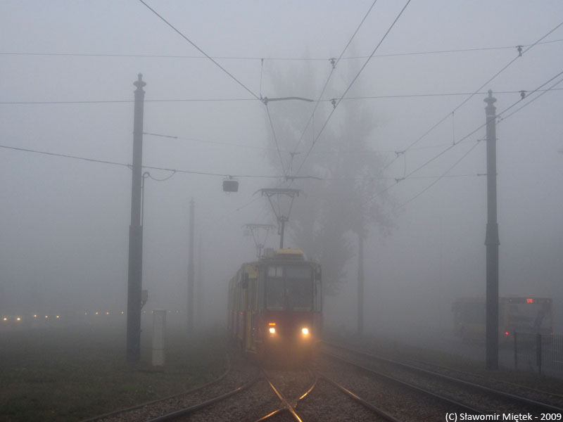 1368+1367
Mamy jesień, mamy mgły. Czasem duże mgły.

Słowa kluczowe: 105Na 1368+1367 1 Odrowąża 2009 R3