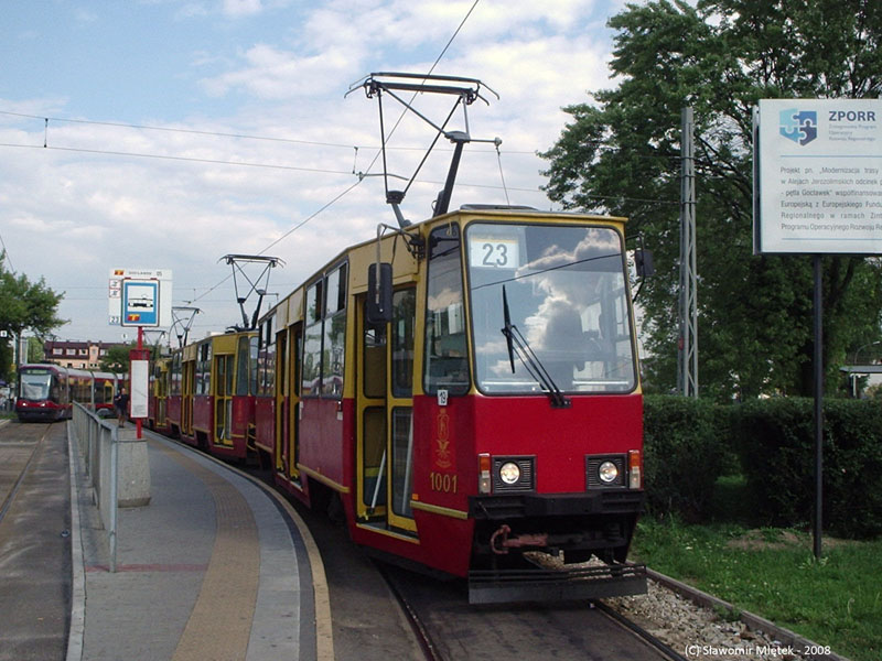 1001+1000
Zabytkowa stopiątka jeszcze bez zeza
Słowa kluczowe: 1001+1000 105Na 23 Gocławek 2008