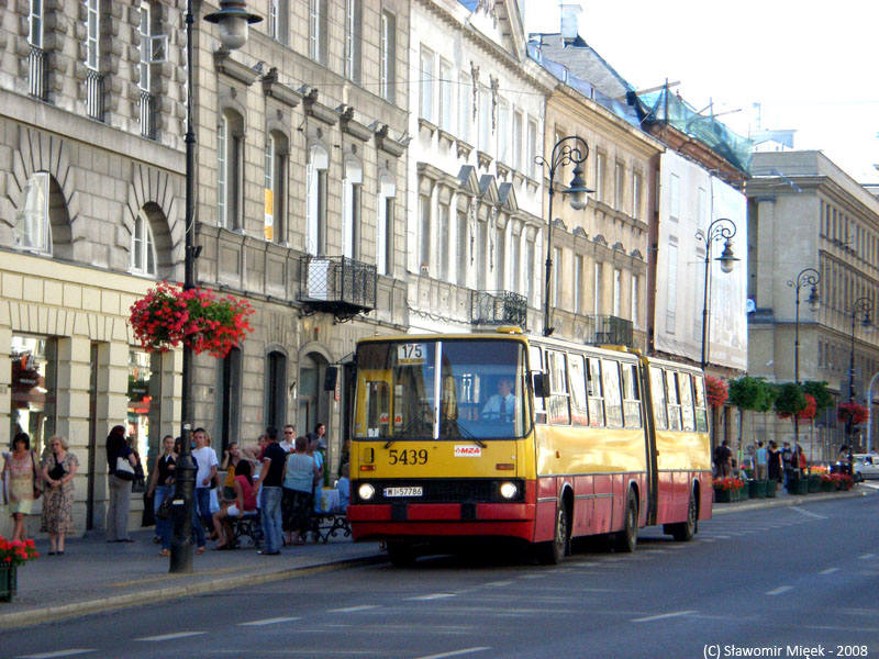 5439
A Ikarusów niskopodłogowych podobno w Warszawie nie ma ;)

Słowa kluczowe: IK280 5439 175 NowyŚwiat 2008