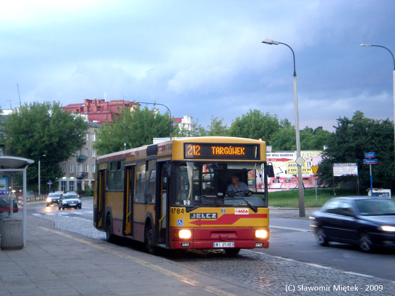 4784
Ostatni oryginalny Jelcz M121M z oryginalną strzałą i oryginalnym numerem taborowym z przodu. Rok później wóz trafił do CWS vel ORT na [url=http://www.omni-bus.eu/warsztat/thumbnails.php?album=search&search=4784]odbudowę[/url].
Słowa kluczowe: M121M 4784 212 ŚwiętegoWincentego 2009