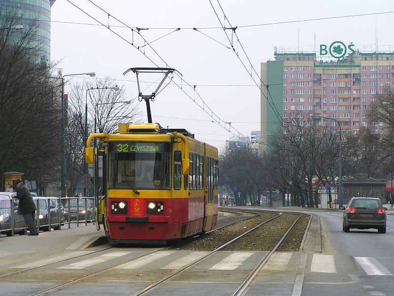 3001
Batyskaf na "trzydziestce dwójce" na najbardziej klasycznej wersji trasowej z Czynszowej na pl. Narutowicza.
Słowa kluczowe: 112N 3001 32 AlejaSolidarności 2009 R2