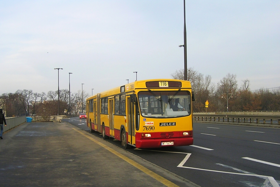 7690
Przy okazji poszukiwań przegubowych Ikarusów z wyświetlaczami - w domowym archiwum znalazłem tego pana...
Słowa kluczowe: M181MB 7690 116 Słowackiego