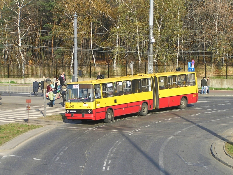 3144
Cmentarna Parada Nieistniejących Ikarusów - odcinek 11: uciekając przed cieniem latarni.
Słowa kluczowe: IK280 3144 C27 RondoŻaba WS2008