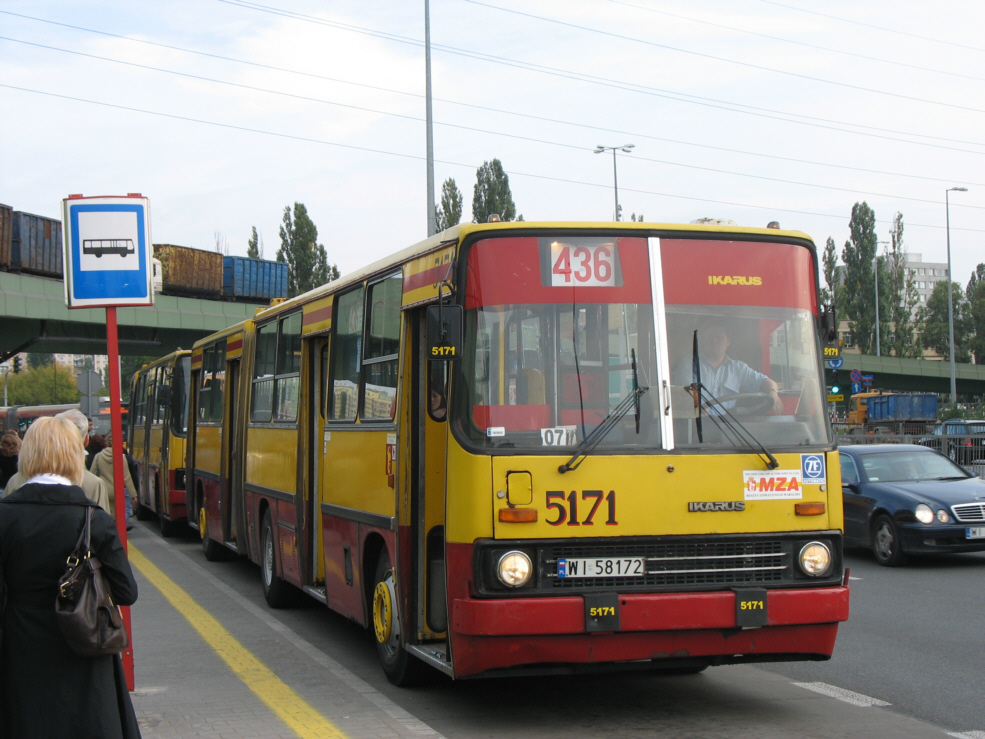 5171
Ostatni dzień kursowania 436
Za fajerą nieogolony lump zwany na R-1 "Miłośnikiem"
Foto: P.B. Jezierski
Słowa kluczowe: IK280 5171 436 Rzymowskiego 2007