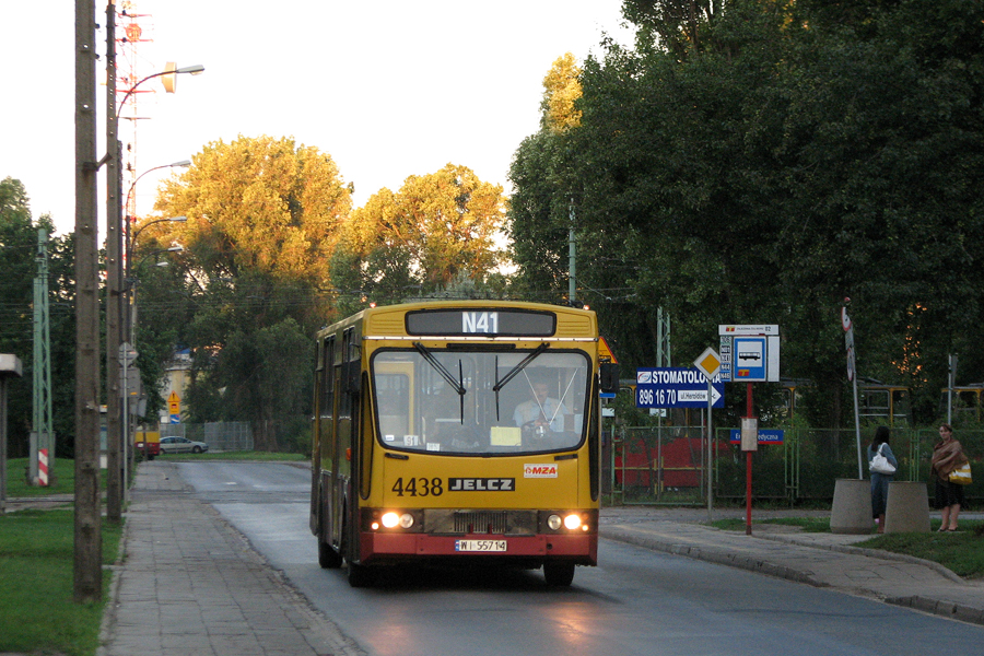 4438
Coś dla wielbicieli nocników o poranku.
Słowa kluczowe: 4438 N41 120M ZgrupowaniaAKKampinos