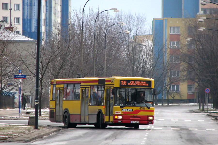 4783
Długo jeszcze pojeździł. Poległ na przełomie 2013 i 2014 roku.
Słowa kluczowe: M121M 4783 156 Handlowa