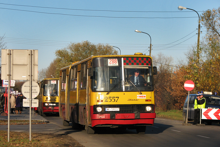 2557
2557, z tyłu 2608, gdzieś dalej 2696 i 5207... Było w czym wybierać!
Słowa kluczowe: IK280 2557 288 Wóycickiego WS 2007