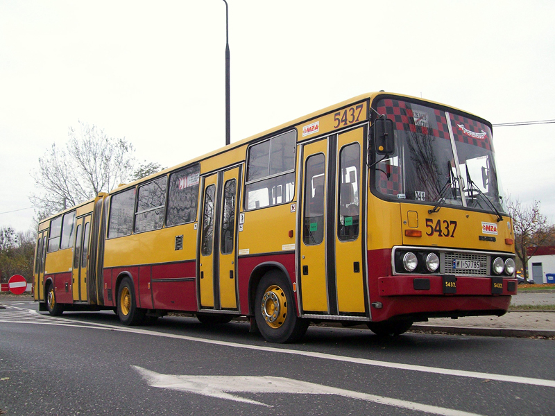 5437
Warszawa, Cmentarz Powązki. Tak się prezentował przód 5437 w 2009 roku.
Słowa kluczowe: IK280 5437 C11 Powązki WS2009