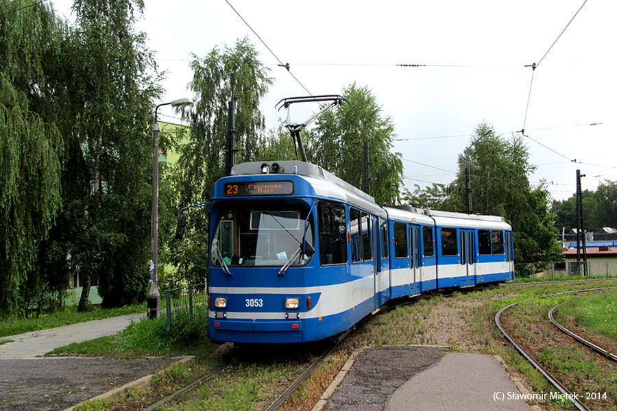 3053
GT8S w starym wydaniu. Od niedawna krakusi mają modernizację tego modelu do standardu GT8C (3050). Nowa ściana czołowa oraz środkowy człon niskopodłogowy.
Słowa kluczowe: GT8S 3053 23 Kraków NowyBieżanów