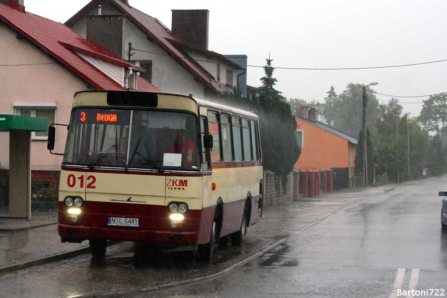 012
Autosan H9-35, prod. 1984. Klasyk podczas chwilowego postoju w Nowej Wsi. Pogoda jak widać nie rozpieszczała.
Słowa kluczowe: H9-35 012 3 Nowa Wieś