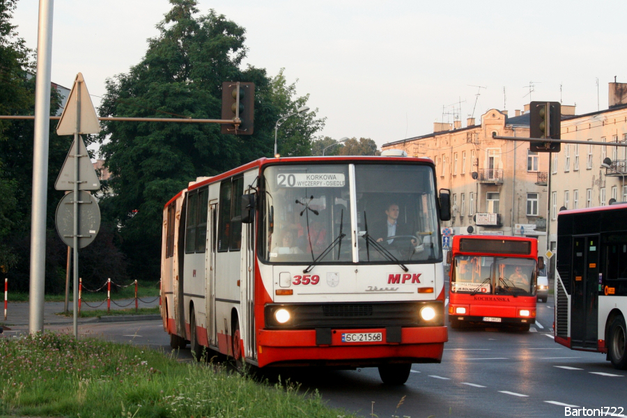 359
Ikarus 280.58, prod. 1991. Ostatnie miasto, w którym występuje ten podtyp Ikarusa. Tutaj uchwycony na porannym dodatku linii 20, popołudniu zaś pojedzie na linię 17.
Słowa kluczowe: IK280 359 20 Częstochowa Warszawska