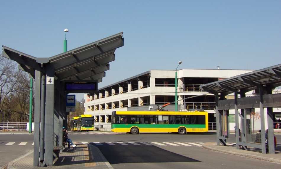 005
Najstarszy Trollino w Tychach - rocznik 2004. Są tam dwa Trollino II generacji - do niedawna były trzy, gdyż pierwszy tyski Trollino został w tym roku ostatecznie sprzedany na złom.
Słowa kluczowe: ST12 005 C TychyDworzecPKP Tychy