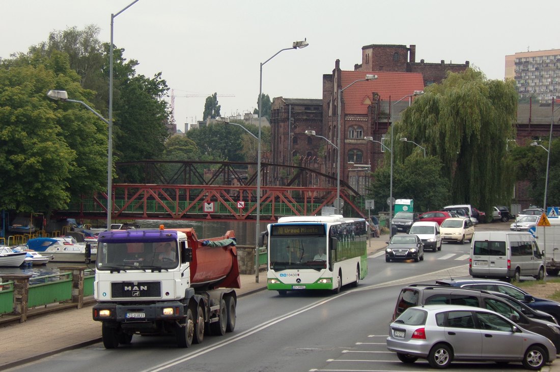 10430
Rocznik 2005 i sprowadzony z Berlina ( ex. BVG ) w zeszłym roku.
Słowa kluczowe: O530 10430 70 Kolumba