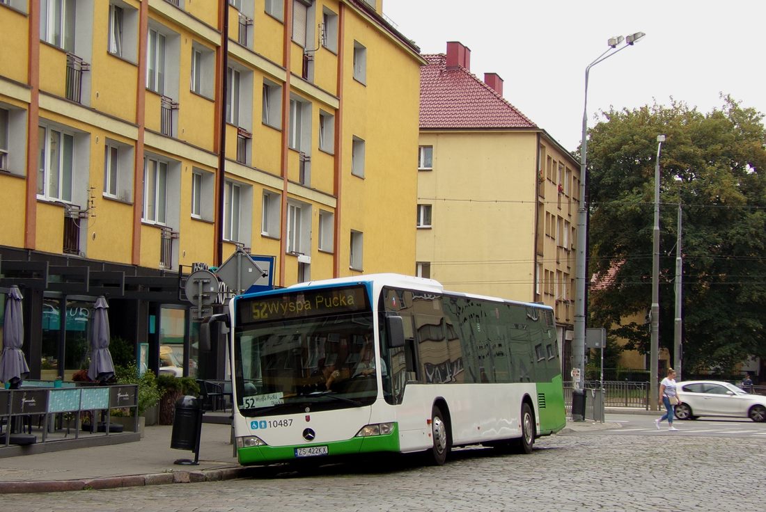 10487
PKS Szczecin ma pięć Mercedesów Citaro w wersji po faceliftingu. Wszystkie sprowadzone w tym roku z Berlina ( ex. BVG ), ten ze zdjęcia to rocznik 2007.
Słowa kluczowe: O530 10487 52 Tkacka