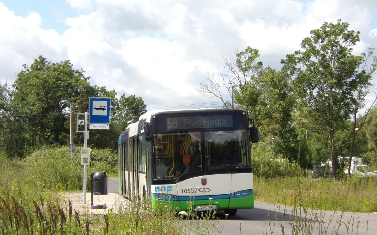 10502
Solaris na jednej z najnowszych pętel autobusowych w Szczecinie. Oddana do użytku w 2022 r., zaś autobusy korzystają z niej od stycznia tego roku - na początku jako przystanek techniczny. Dwa miesiące później zaczęli z niej korzystać pasażerowie.
Słowa kluczowe: SU18 10502 59 SzosaPolska