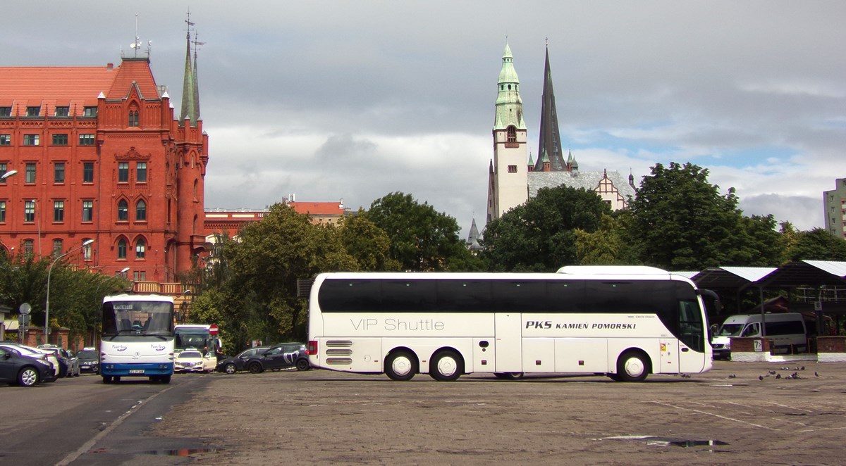 10743
MAN RHC444 Lion`s Coach C. Wbrew napisom autobus należy do PKS-u Szczecin.
Słowa kluczowe: RHC444 10743 DworzecPKS