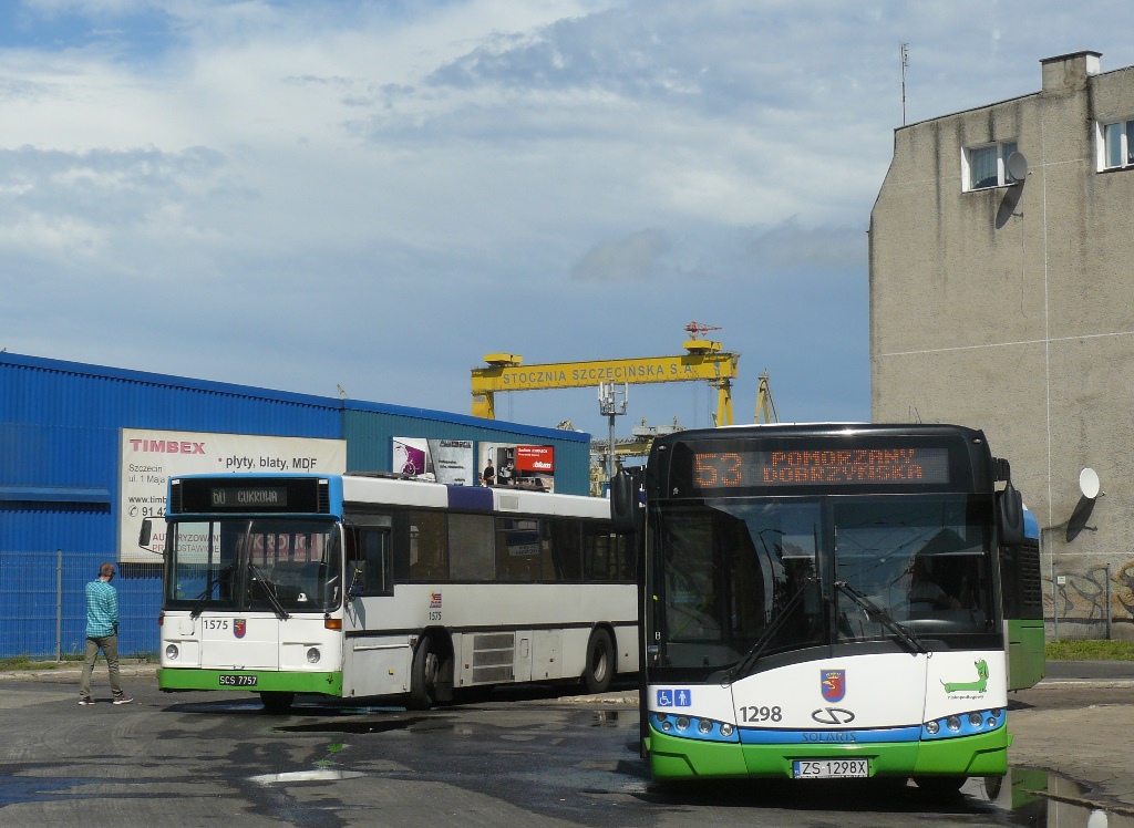 1298
Jeden z najmłodszych przegubowych jamników w SPAK - ale to się zmieni, gdyż Solaris wygrał przetarg SPAK-u na dwa przegubowce.
Słowa kluczowe: SU18 1298 53 StoczniaSzczecińska