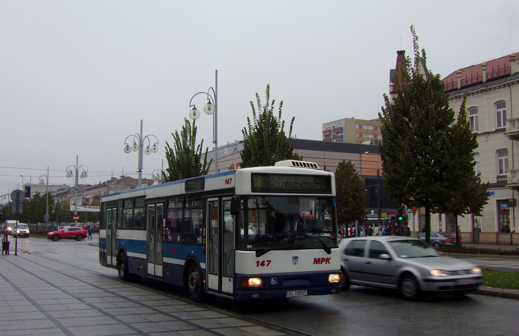 147
W zeszłym roku MPK Częstochowa nabyło od MPK Kraków również trzy krótkie Jelcze rocznik 2002. W Krakowie autobus nosił numer DJ675. 
Tam również model ten wycofano z użytku w zeszłym miesiącu, jednakże zostawiono jeden wóz jako historyczny.
Słowa kluczowe: M121MB 147 18 AlejaNMP