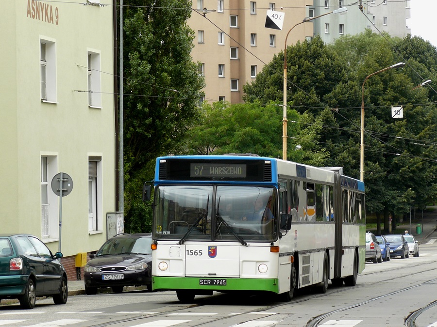 1565
Na linii 57 jeździ jedno Volvo B10MA, ale tylko w dni powszednie. 
Słowa kluczowe: B10MA 1565 57 Asnyka