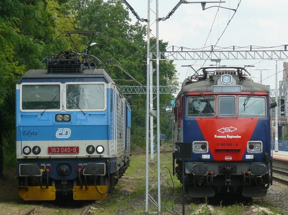 163-040
Škoda w towarzystwie papugi na torach postojowych. Z Poznania to już wszystko.
Słowa kluczowe: 163 163-040 EP07P EP07P-2001 PoznańGłówny