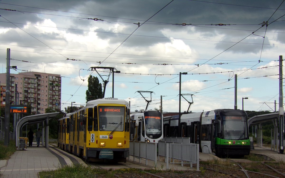 168+169
Jeden z dwóch składów Katówek w barwach berlińskich.
Słowa kluczowe: KT4Dt 168+169 8 Turkusowa