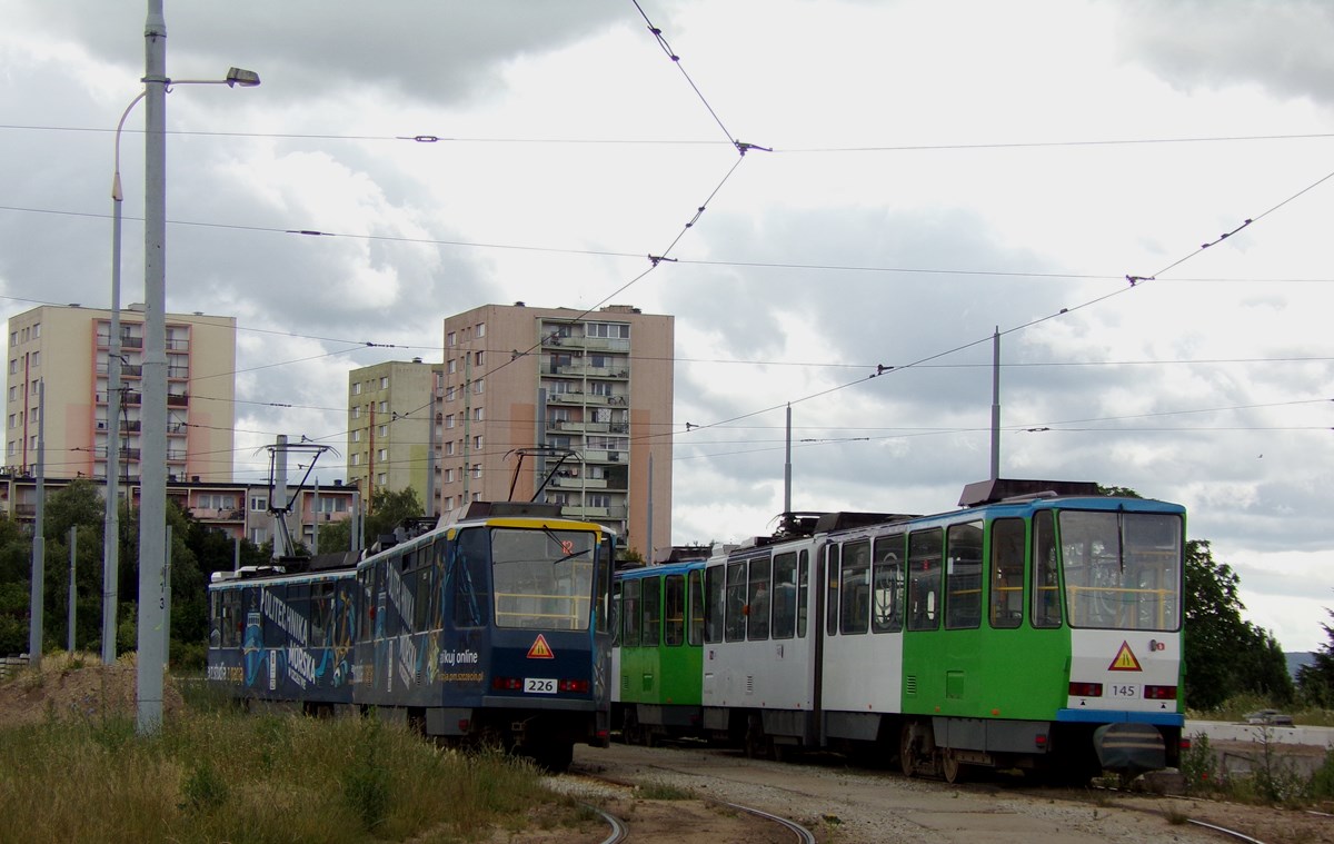 225+226
Z powodu kolejnego etapu przebudowy tramwaje jedenastki i dwunastki od soboty nie będą dojeżdżać do pętli Pomorzany - Osiedle Pomorzany będzie pozbawione tramwajów - dużo wcześniej z powodu przebudowy torowiska na ulicy Kolumba przestały tu dojeżdżać trójka i szóstka.
Słowa kluczowe: T6A2D 225+226 12 Pomorzany