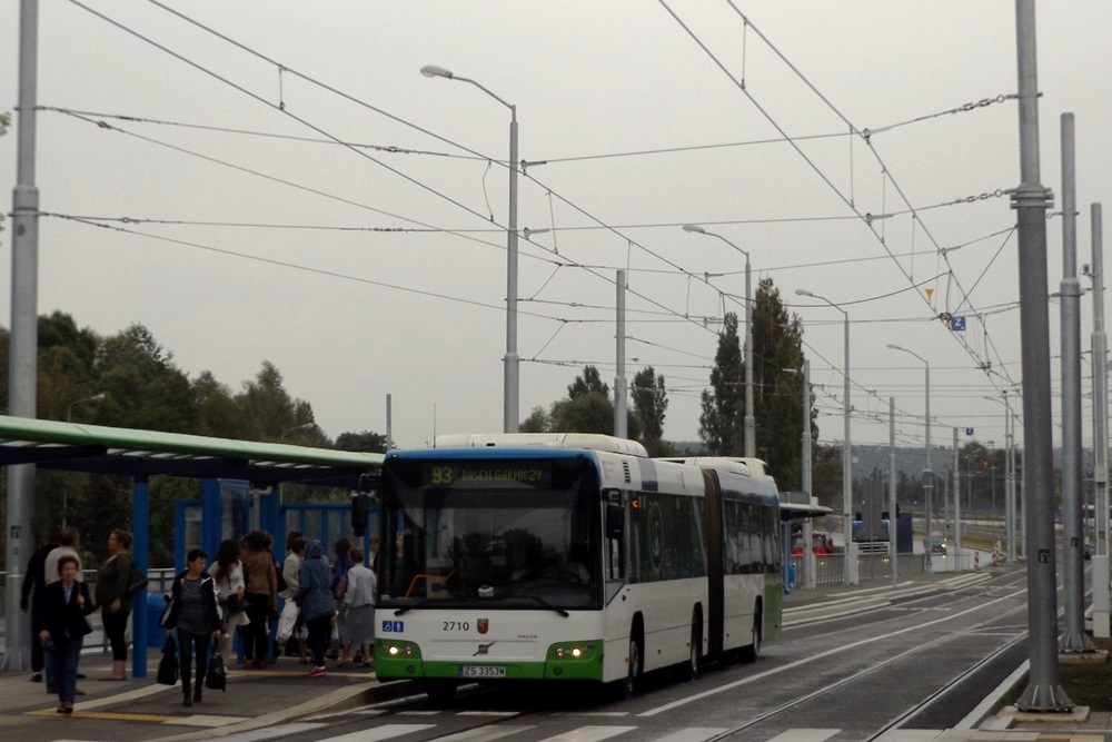 2710
Otwarcie SST przyniosło taką zmianę iż są linie 73 i 93, a skasowano 73D i 73Z. Obsługa bez zmian.
Słowa kluczowe: 2710 7700A 93 BasenGórniczy