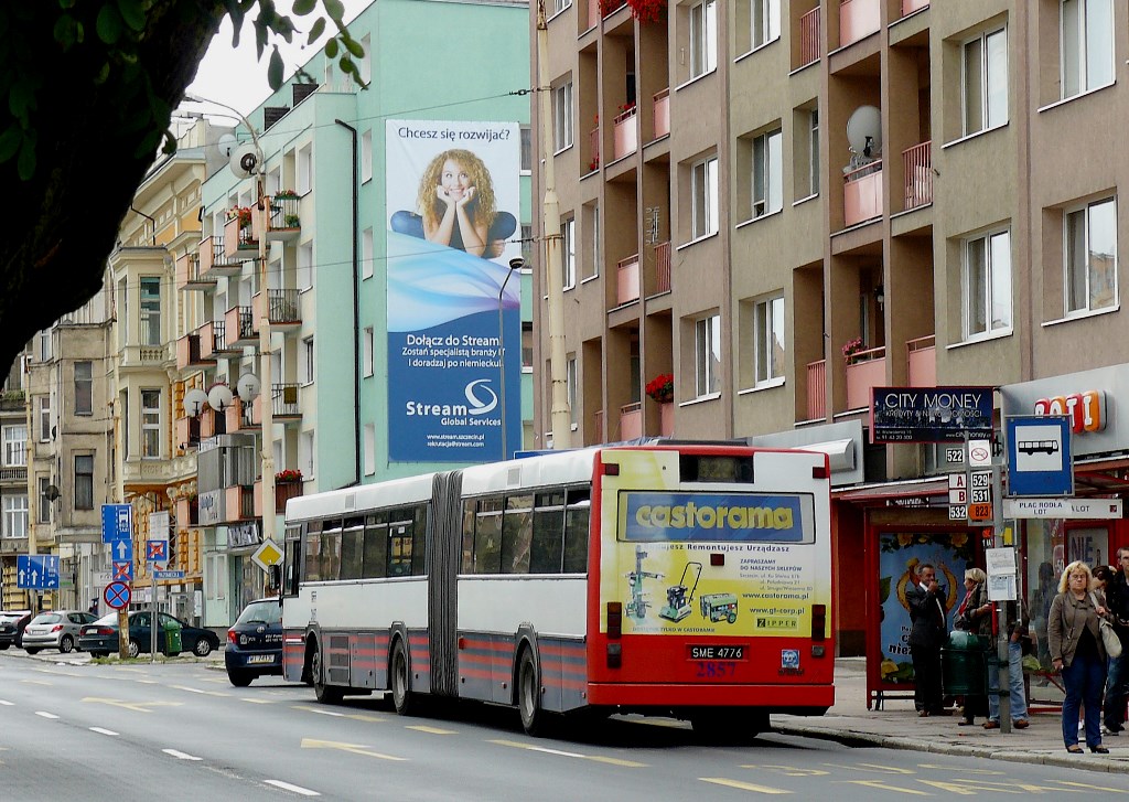 2857
Wycofane w 2011 roku Volvo na zatramwaju. Obecnie SPAD posiada już tylko trzy pojazdy tego modelu.
Słowa kluczowe: B10MA 2857 823 AlejaWyzwolenia