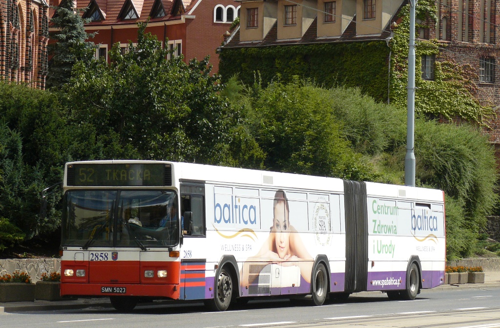 2858
Dokładnie 20 lat, czyli 9.12.1994 do miasta Szczecin dotarło pięć pierwszych wozów modelu Volvo B10MA.
Słowa kluczowe: B10MA 2858 52 Wyszyńskiego