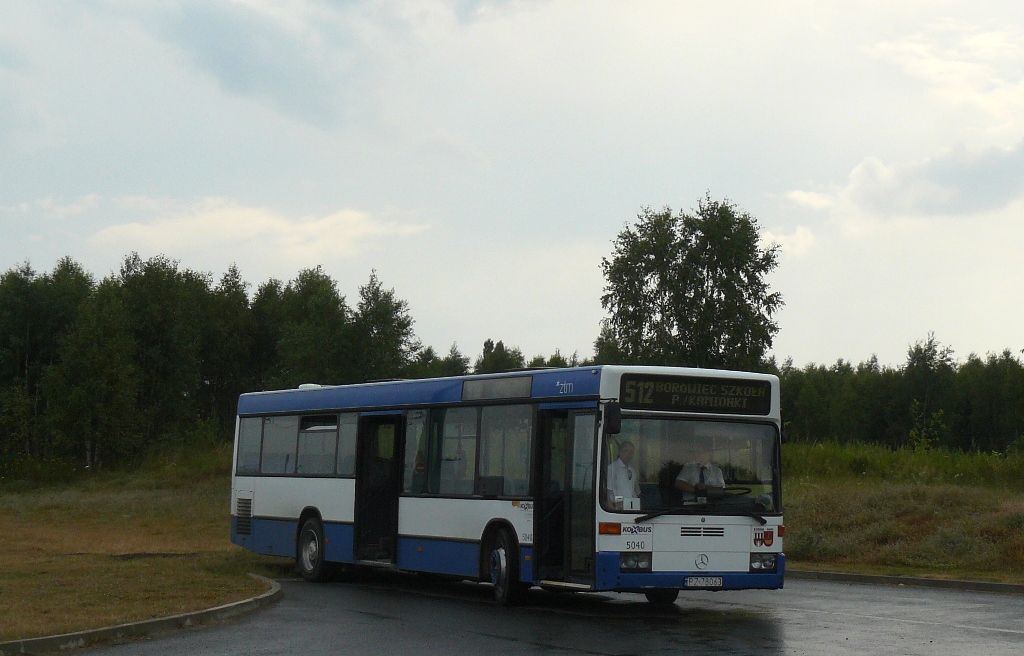 5040
Na Franowo dojeżdżają autobusy kórnickiego Kombusu ( tu na linii 512 do Borowca ). Tytułowy wóz kupiony przez nich w roku 2005.
Słowa kluczowe: 5040 O405N 512 Franowo