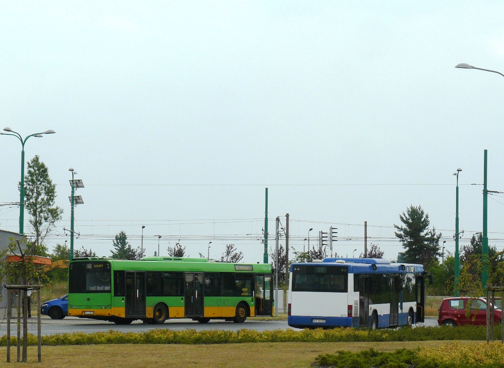 5072
Jeden z najnowszych węzłów przesiadkowych - Franowo. Zlokalizowany przy jednej z największych stacji towarowych w Wielkopolsce - Poznań Franowo. Dojeżdżają tu tramwaje ( po trasie przejeżdżają przez tunel ), autobusy MPK Poznań i Kombus z Kórnika. 5072 na linii do Kamionek.
Słowa kluczowe: NL263 SU12 1637 5072 54 511 Franowo