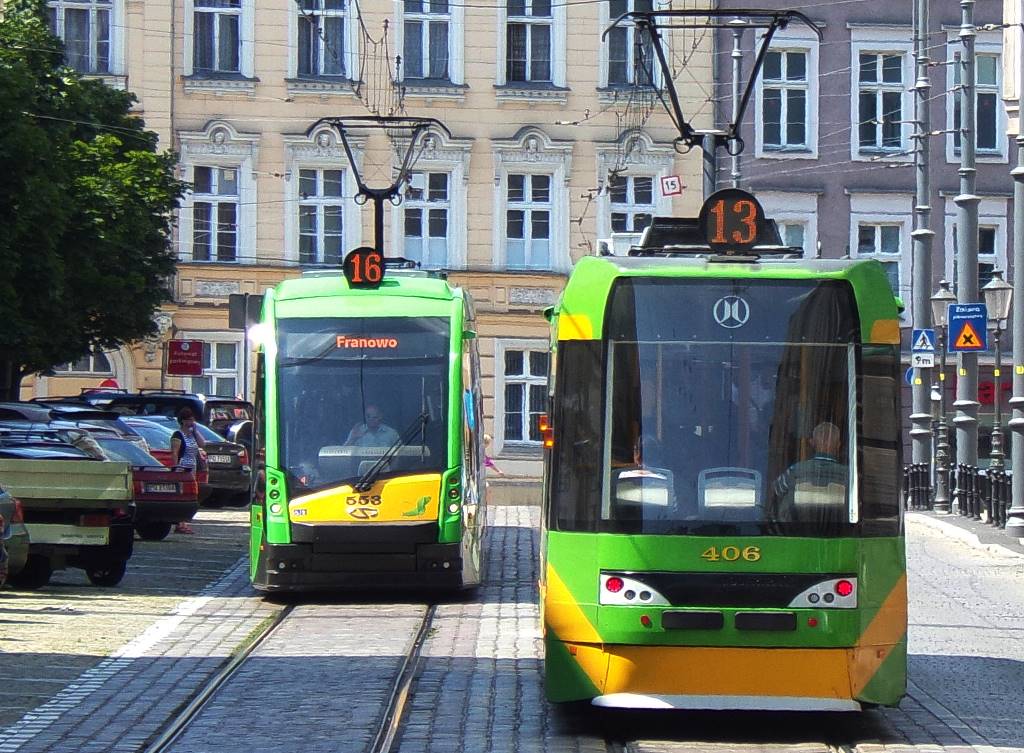 553
MPK Poznań posiada 46 szynowych Solarisów - dostarczone w latach 2011-2012 ( w tym testowy egzemplarz z roku 2009 ). Poznań to pierwsze polskie miasto po którym jeżdżą tramwaje produkcji Solarisa, drugim miastem od 2015 jest Olsztyn.
Słowa kluczowe: Tramino RT6MF06AC 553 406 13 16 Podgórna