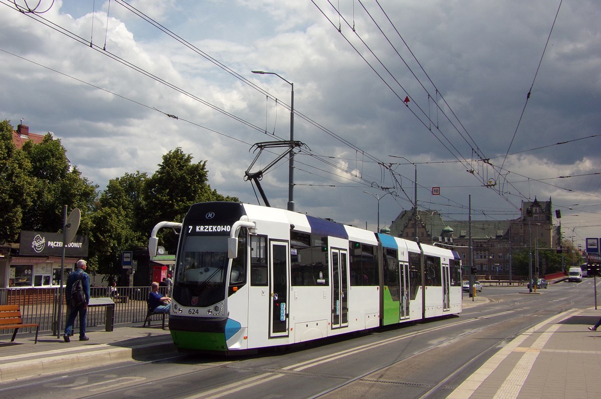 624
Tramwaje Szczecińskie posiadają cztery dwukierunkowe wagony Moderus Beta MF 29 AC BD - jednakże w tym roku lub na początku następnego dołączą jeszcze dwa takie wozy.
Słowa kluczowe: MF29ACBD 624 7 Wyszyńskiego